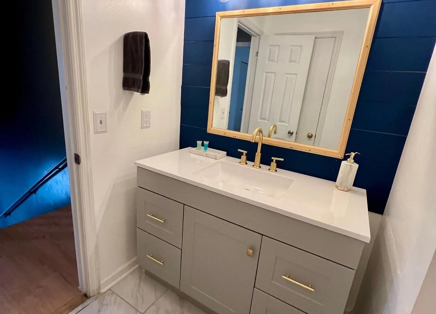 Cozy Two-Bedroom Cottage-5Min Walk To Beach! Panama City Beach Semesterbostad